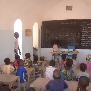 Salle d'alphabétisation à Kodeni